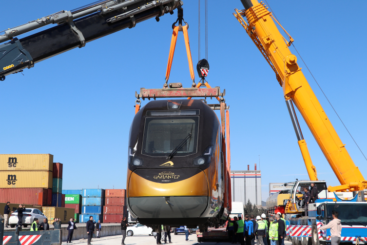 Milli Banliyö Tren Seti Gaziantep'te raylara çıktı