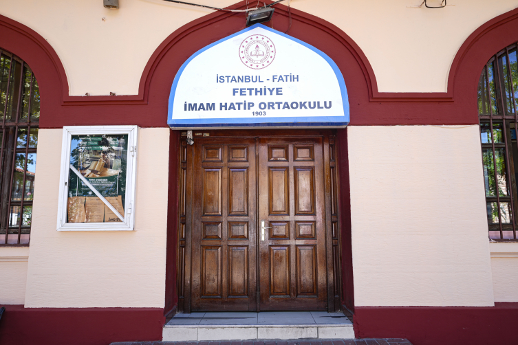 İsmihan Sultan'ın medresesinden Fethiye İmam Hatip Ortaokulu'na yolculuk