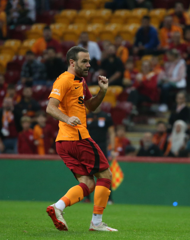 Galatasaray hazırlık maçında İstanbulspor'u yendi