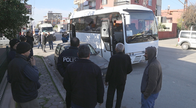 Adana'da öğrenci servisine silahlı saldırı