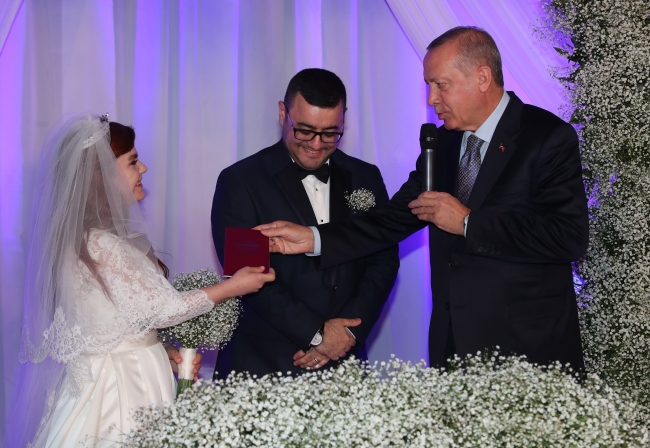 Cumhurbaşkanı Erdoğan nikah şahidi oldu