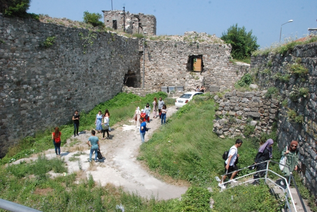 İlçe nüfusu 10 kat arttı, belediye başkanı izinleri kaldırdı