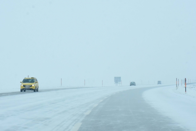 Doğu Anadolu'da ulaşıma kapanan 336 yol açıldı