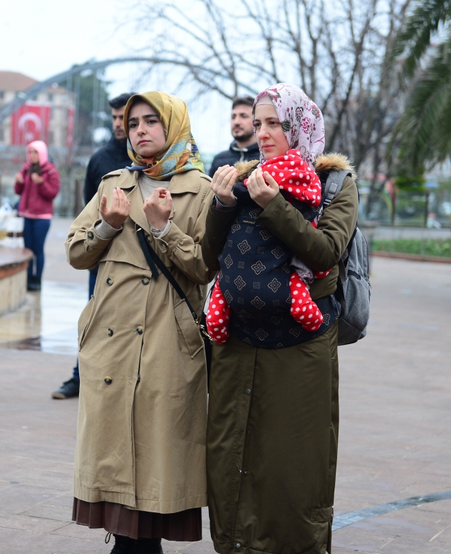 Türkiye Mehmetçik için tek yürek oldu