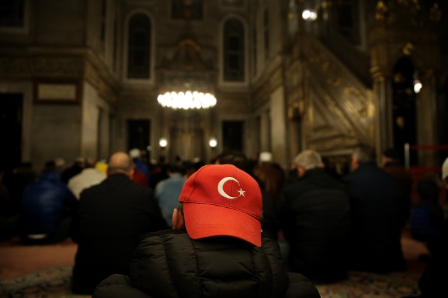 Türkiye'nin kalbi Mehmetçikle atıyor