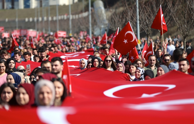 Türkiye'nin kalbi Mehmetçikle atıyor