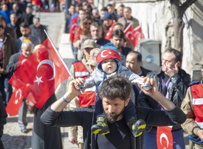 Türkiye'nin kalbi Mehmetçikle atıyor