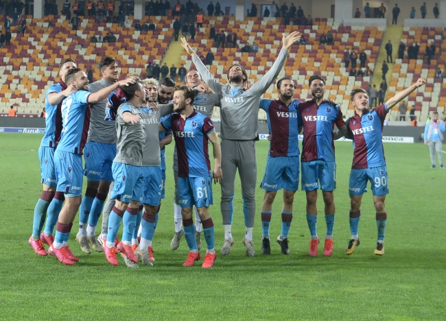 Trabzonspor, devre arasında takımın başına getirdiği Hüseyin Çimşir ile büyük maçlarda kaybetmedi. - Fotoğraf: AA