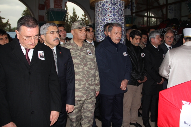 Cenaze törenine Milli Savunma Bakanı Hulusi Akar da katıldı - Fotoğraf:AA