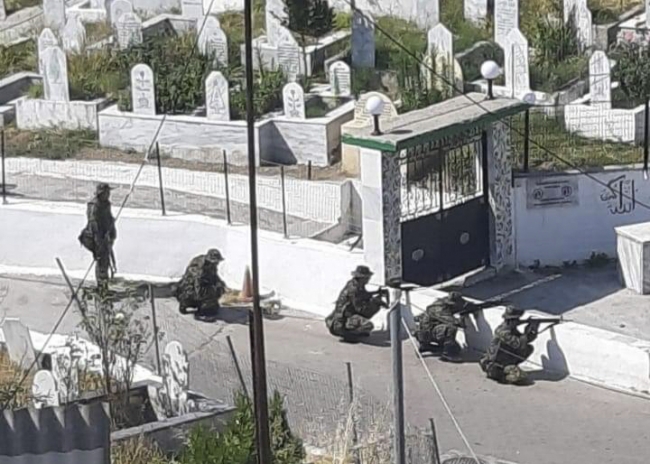 Batı Trakya'da Türk köyünde silahlı tatbikat yapan Yunan askeri birlikler köy halkında endişe ve korku yarattı. Foto:AA