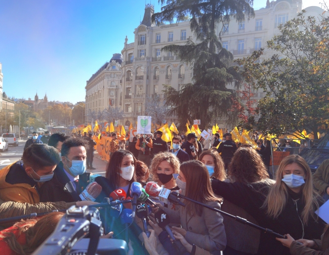 İspanyol sağı, sol hükümetin eğitim reformunu protesto etti