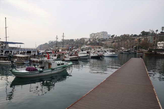 Ruslar salgına rağmen Antalya'dan vazgeçmedi