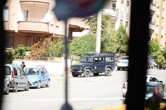 Gaziantep'te yakalanacağını anlayan teröristler kendilerini patlattı