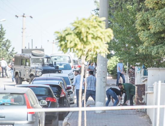 Gaziantep'te yakalanacağını anlayan teröristler kendilerini patlattı