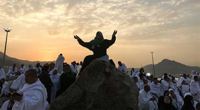 Türk hacı adayları Arafat'ta