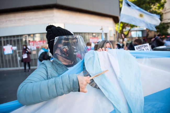 Arjantin'de COVID-19 önlemleri protesto edildi