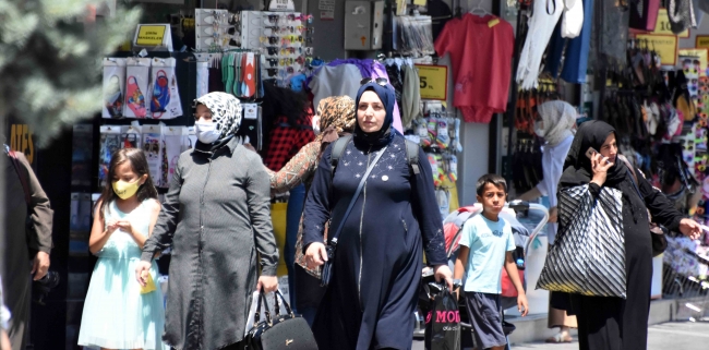 Vaka sayısının arttığı Konya'da kurallar unutuldu