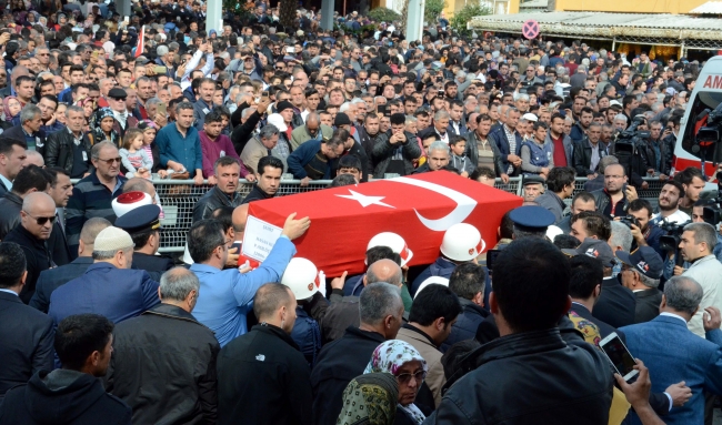 Afrin şehitleri memleketlerinde toprağa verildi