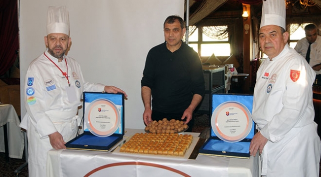 Dünyanın en büyük baklavasını nasıl yaptıklarını anlattılar