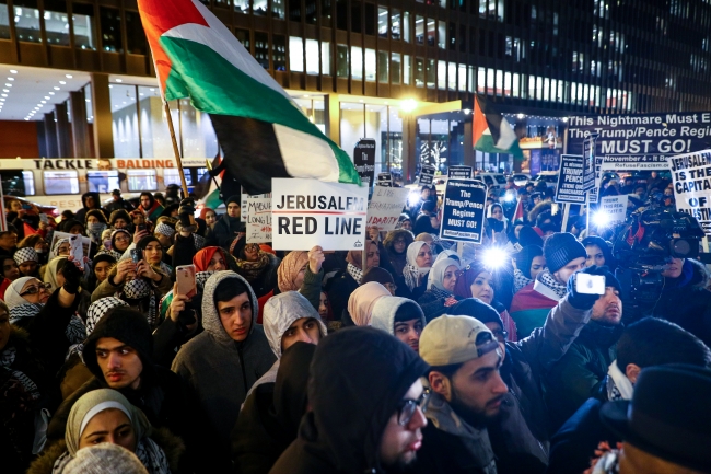 Chicago'da binlerce kişi ABD'nin Kudüs kararını protesto etti