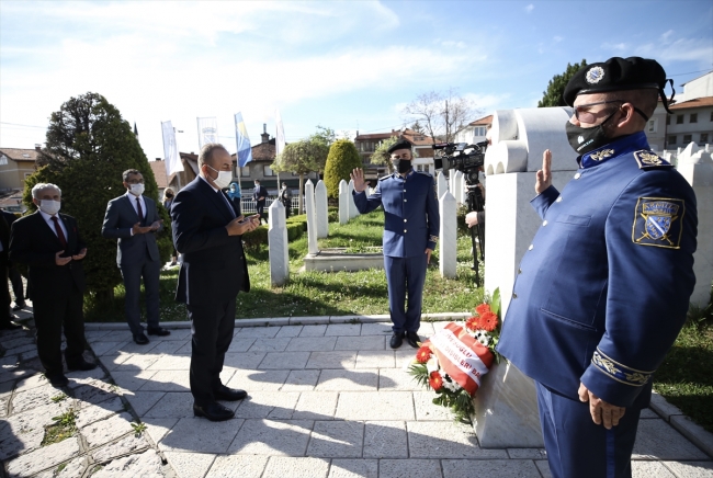 Bakan Çavuşoğlu Bosna-Hersek'te temaslarda bulundu