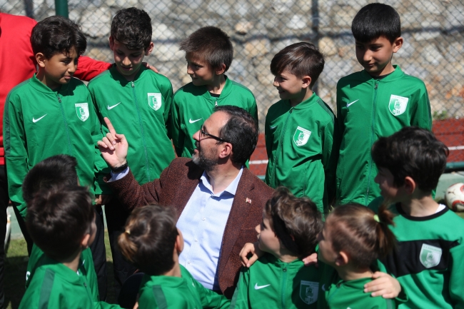 Bakan Kasapoğlu'ndan başarılı sporculara yeni müjde