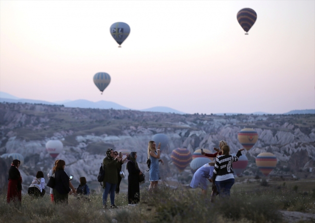 Kapadokya'nın balonları 6 ayda 226 bin kişiyi uçurdu