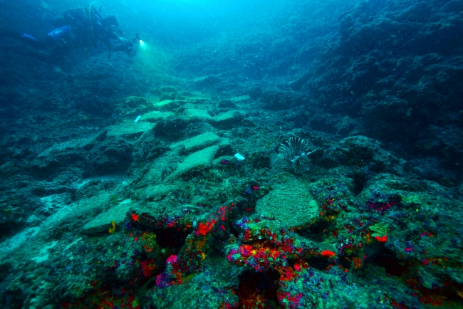 Antalya'da 3 bin 600 yıllık gemi batığı bulundu