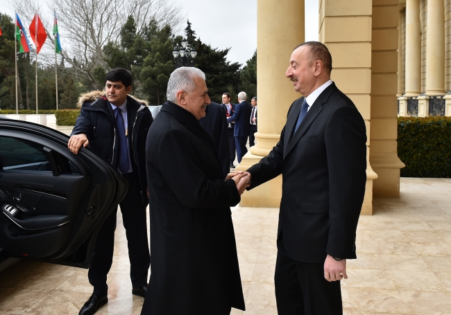 Başbakan Yıldırım Azerbaycan'da: Dostuz, kardeşiz, bütün meselelerde birbirimizin yanındayız