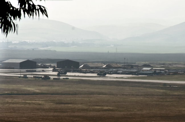 ABD askerlerinin kullanması beklenen hava üssünde hareketlilik