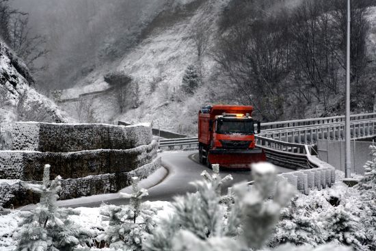 Bolu Dağı'nda kar yağışı