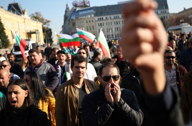 Avrupa'nın dört bir yanında protesto gösterileri düzenlendi