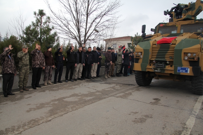 Mersin ve Elazığ'dan PÖH'ler dualarla Afrin'e uğurlandı