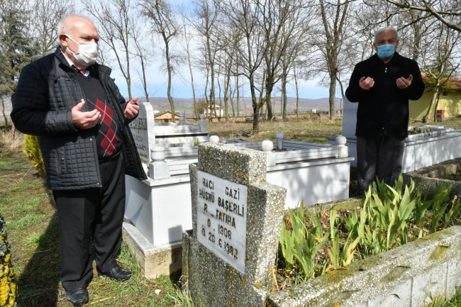 Gazi dedelerinin protez kolunu müzeye bağışlardılar