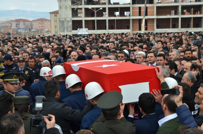 Şehit Uzman Çavuş Mustafa Eker son yolculuğuna uğurlandı