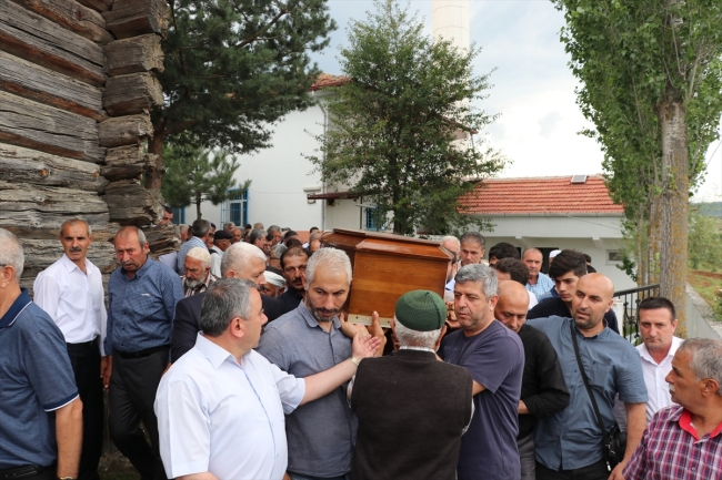 Sağlık-İş Genel Başkanı Hasan Öztürk son yolculuğuna uğurlandı