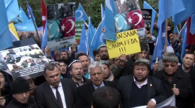 İstanbul'da Çin Başkonsolosluğu önünde protesto