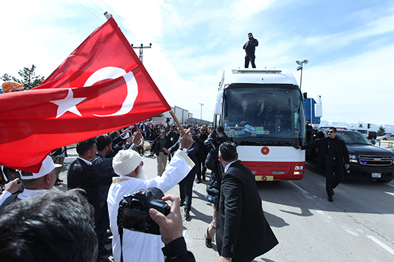 Erzurum'da Cumhurbaşkanı'nı atlı ciritçiler karşıladı