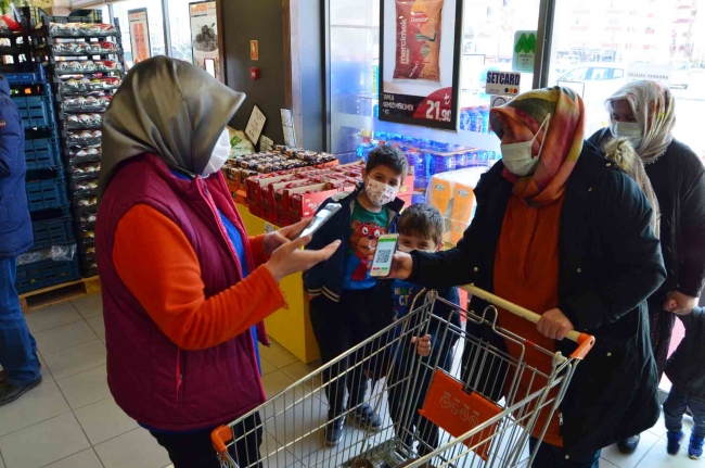 Aksaray’da bu pazar bakkal, market ve manav açık