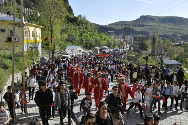 Çukurca'da Polis Haftası etkinliğinde mehteran coşkusu