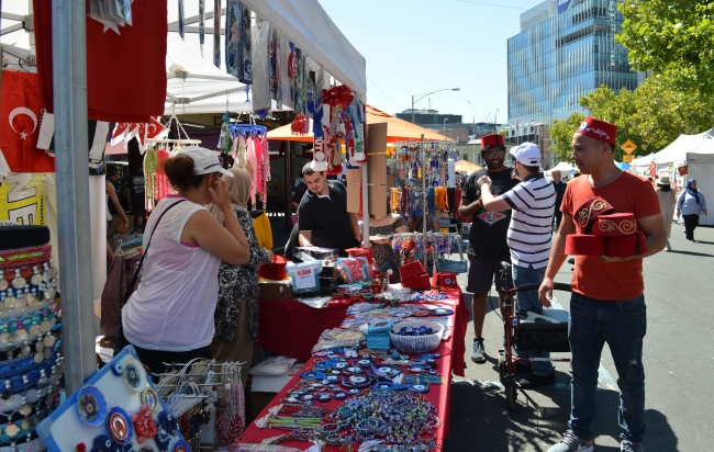 Melbourne'da "Türk Pazar Festivali" renkli görüntülerle başladı