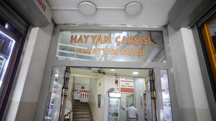 İstanbul’un tarihine ışık tutan karelerin yolu Hayyam Pasajı’ndan geçiyor