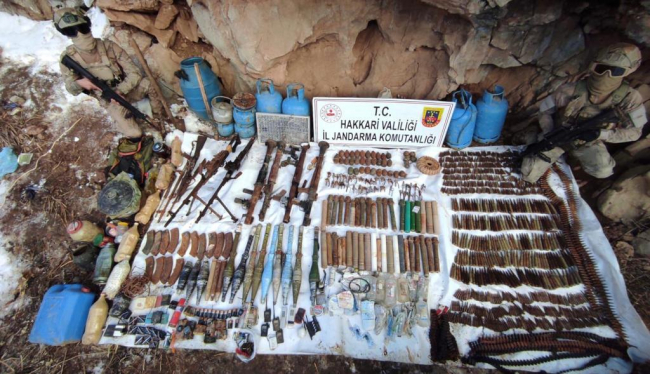 Hakkari'de terör operasyonu: Yüklü miktarda mühimmat ele geçirildi