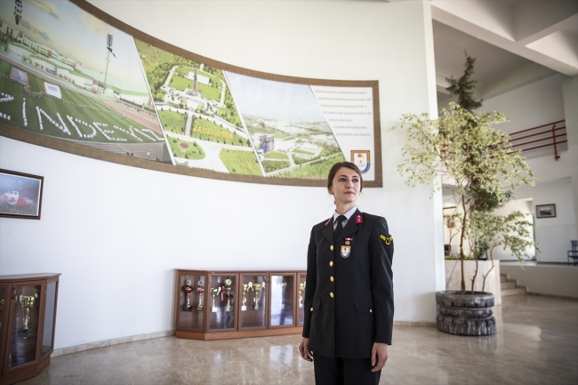 Geleceğin kahraman kadın jandarmalarını onlar yetiştiriyor