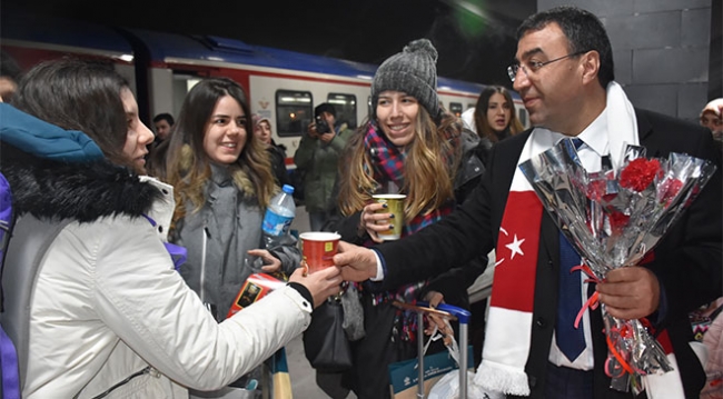 "Doğu Ekspresi" yolcularına sıcak karşılama