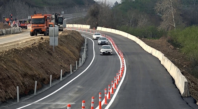 Düzce'de heyelan olan bölgede yeni yol ulaşıma açıldı