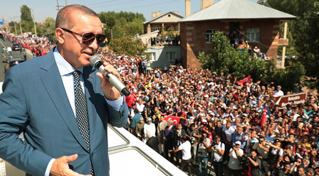 Cumhurbaşkanı Erdoğan, Selçuklu Mezarlığı'nı ziyaret etti