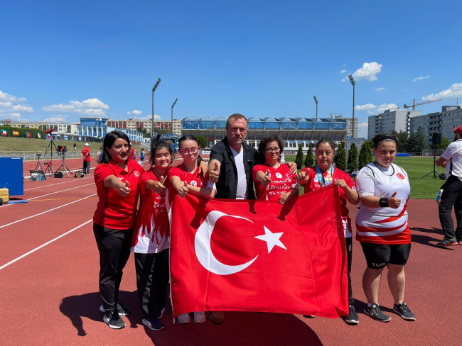 Özel Sporcular Down Atletizm Milli Takımı dünya şampiyonu oldu