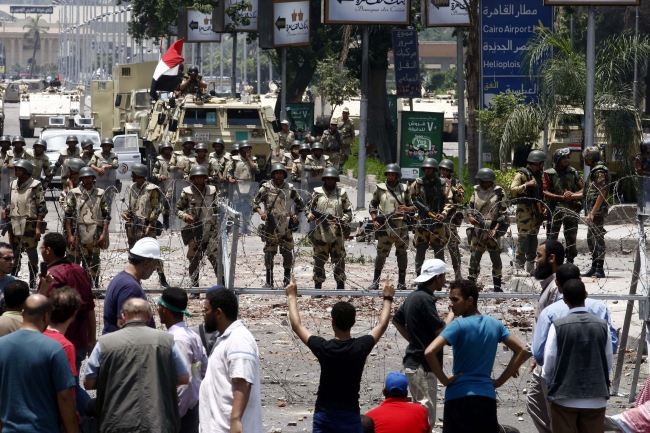 Mursi'nin yargılandığı davada Mübarek dinlenilecek