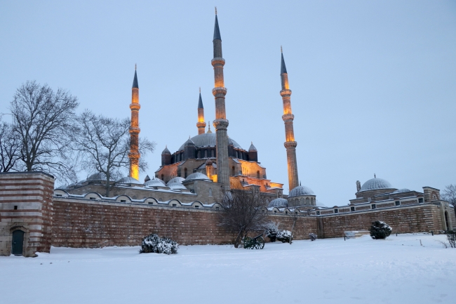 Türkiye beyaza büründü